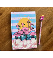 Flamingo Temalı Lastikli Defter ve Baykuş Yumurtlayan Kalem Seti