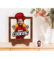 BK Gift Kişiye Özel Erkek Chef Karikatürlü Ahşap Standlı 3D Biblo-11 (Beyaz)