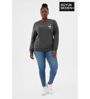 Kadın Büyük Beden Yelken Baskılı Bisiklet Yaka Sweatshirt SPR26BSWK956-11 (Füme)