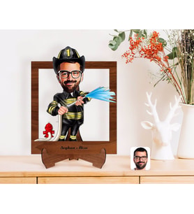 BK Gift Kişiye Özel İtfaiyeci Karikatürlü Ahşap Standlı 3D Biblo-1 (Beyaz)