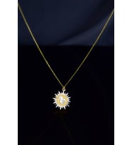 925 Ayar Gümüş Gold Rodyum Kaplama Fındık Kurdu Kristal Kesim Güneş Plaka Kolye