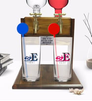BK Gift Kişiye Özel Renkli Baskılı Harfli İkili Vodka Bardağı ve Çift Musluklu Doğal Ahşap Vodka Standı-2 (Model 1)