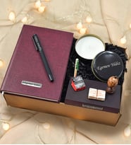 Kişiye Özel Masaüstü Notluk& Siyah Roller Kalem& Bordo Renk Defter& Siyah Renk Metal Kutulu Mum Hediye Seti