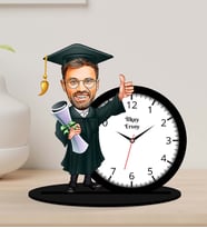 Kişiye Özel Karikatürlü Erkek Mezun Temalı Ahşap Biblo Masa Saati