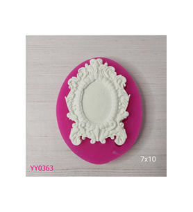 YY0363 Kenarları İşlemeli Elips Çerçeve Silikon Kalıp