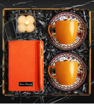 Desenli İkili Turuncu Fincan & Turuncu Defter & Turuncu Touch Pen Kalem & Kutulu Mum Hediye Seti