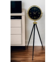 Gold Dekoratif Tasarım Tripod Ayaklı Saat (Standart)