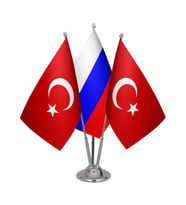 Masa Üstü Rusya Bayrağı Türk Bayrağı Üçlü Krom Direk Masa Bayrak Seti