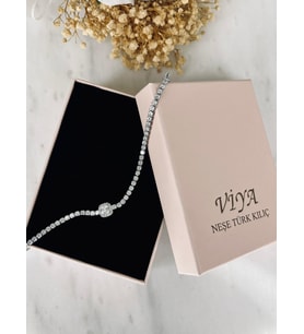 Özel Kutusunda Hediye Paketiyle Silver Minimal Kare Taşlı Zirkon Suyolu Bileklik