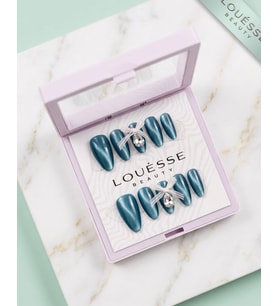 Louésse Teal Glow Bow Takma Tırnak 10’lu Krom Efekt Petrol Yeşili Kurdele Taşlı Elegant Nail