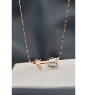 925 Ayar Gümüş Rose Kaplama Beyaz Opal Lale Kolye
