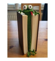 Amigurumi El Yapımı Kurbağa Kitap Ayracı (Yüksek Kaliteli Malzeme, Detaylı ince işçilik)