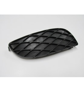 TOYOTA YARIS- 02/06; SİS LAMBA KAPAĞI SAĞ (SİS DELİKSİZ) (DAMLA GÖZLÜ)(EUROBUMP) 52127-0D050