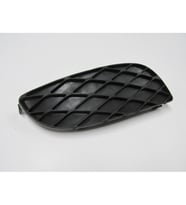 TOYOTA YARIS- 02/06; SİS LAMBA KAPAĞI SAĞ (SİS DELİKSİZ) (DAMLA GÖZLÜ)(EUROBUMP) 52127-0D050