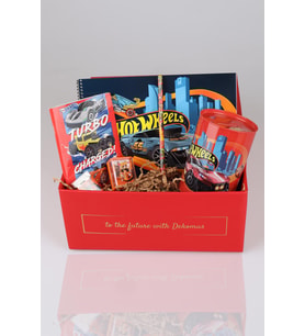 DEKOMUS ÖZEL KUTULU YENİ SEZON LİSANSLI HOT WHEELS KIRTASİYE SETİ