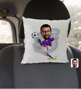 BK Gift Kişiye Özel Bordo Mavi Futbolcu Karikatürlü Kare Araç Koltuk Yastığı-1