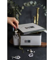 Kare Metal Saklama Kabı 24x24 Cm