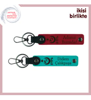 Kişiselleştirilebilir Ayyıldız Kurt Göktürk Desenli Anahtarlık – 2’li Hediye Set, Kırmızı-Turkuaz