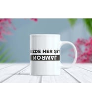 Bizde Her Şey Normal Ters Yazılı Komik Kupa Bardak (Beyaz)