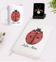 BK Gift Kişiye Özel Uğur Böceği Temalı Beyaz Defter Kupa ve Açılan Uğur Böceği Kolye Hediye Seti-3 (Model 1)