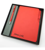 Signator® Codex  N166 Kişiye Özel Defterli Set - İsme Özel Kırmızı Kalem + İsme Özel Kırmızı Defter  İsme Özel Kutusunda Hediyelik Set (Karışık)