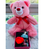 Kadınlar Günü’ne & Sevgiliye Özel Aşk Kutu Seti (Mini Kar Küresi, Mum, 35 cm Pembe Peluş Ayıcık)