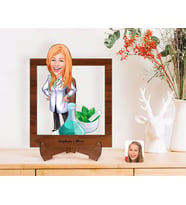 BK Gift Kişiye Özel Kadın Eczacı Karikatürlü Ahşap Standlı 3D Biblo-1 (Beyaz)