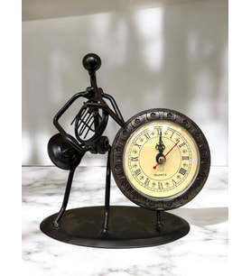 Kişiye Özel Fransız Kornosu Çalan Dekoratif Metal Tasarım Masa Saati 17 Cm X 16 Cm 7,5 Cm (Beyaz)