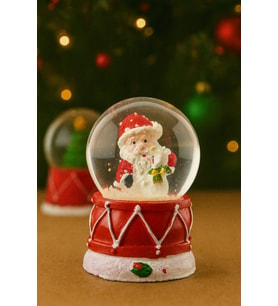 Yılbaşı Temalı Noel Baba Kar Küresi – Yılbaşı Hediyesi LED Işıklı Hediyelik 6,5 cm