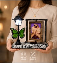 LED Lambalı Kişiye Özel Mermer Tasarımlı 2 Fotoğraflı Ahşap Dönen Çerçeveli Masa Lambası