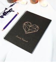 Kişiye Özel Kalp Temalı Siyah Kraft Kapaklı Defter - 45 Yaprak A5 (90 SAYFA) 15x21 Cm