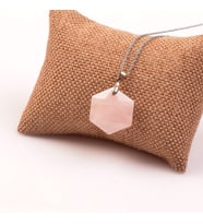 Pembe Kuvars Taşı Kolye