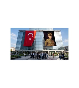 Atatürk Asker Ünüformasıyla Bayrak ve Türk Bayrağı Premium Raşel Kumaş 2'li Set 10x15 metre ATA52