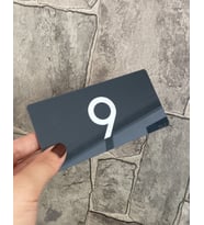 Minimal Parlak Antrasit Pleksi Kapı Numarası