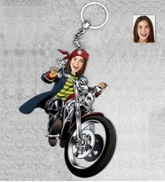 Kişiye Özel Motorcu Kadın Ahşap Anahtarlık-1