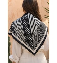 Tarzını Seç Desenli Dantel Oya Kesim Fular / Bandana 70 x 70 cm - Siyah Beyaz Geometrik