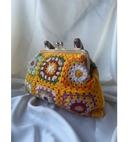 El Yapımı Granny Square Örgü Kadın Çantası – Vintage Renkli El Çantası