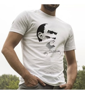 Atatürk Silüet ve İmza Beyaz Tişört