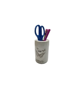 KALEMLİK KELEBEK DESENLİ SERAMİK OFİS GERECİ  7X7X11CM