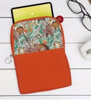 BK Gift Zürafa ve Kanguru Tasarımlı Taşınabilir Koruyucu Tablet Kılıfı & Organizer Çanta - Turuncu-1