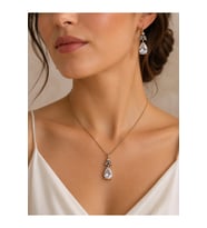 Kristal Taşlı Su Damlası Sallantılı Küpe ve Kolye Seti