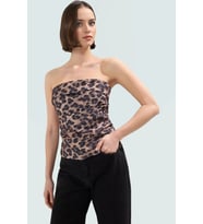 Straplez Fitted Dokuma Bluz Şık ve Rahat Yazlık Trend Tasarım Seçkin Malzeme (Çok Renkli)