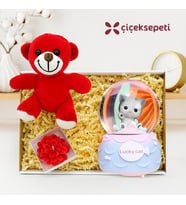 Sevgiliye Özel Kedili Otomatik Renk Değiştiren Işıklı Müzikli Kar Küresi & Peluş Ayıcık Ve Lotus Mum Özel Kutulu Hediye seti