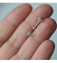 Zarif Çiçek Helix Piercing Kıkırdak Cerrahi Çelik Gümüş Renk (Çok Renkli)