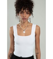 sifu tekstil Kare Yaka Kadın Spor Askılı Triko Atlet Crop Top Bluz SFYZ1001 (Beyaz)
