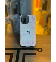 iPhone 16 Pro Max Uyumlu Özel Tasarım Sevimli Figürlü Deri Dokulu Telefon Kılıfı (Pembe)