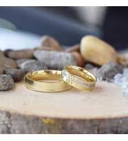Yeşil Kanallı Taşlı Model Çift Alyans (Gold)