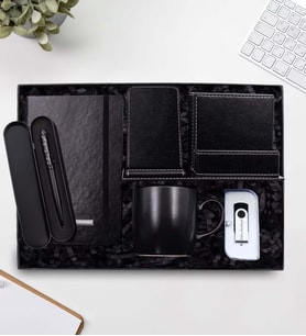 Kişiye Özel Siyah Defter & Özel Kutusunda Siyah Touch Pen Kalem & Siyah Kupa & Masaüstü Telefonlu Kalemlik & USB Kurumsal Hediye Seti
