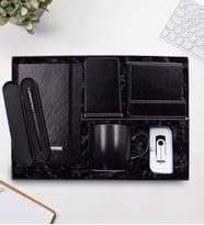 Kişiye Özel Siyah Defter & Özel Kutusunda Siyah Touch Pen Kalem & Siyah Kupa & Masaüstü Telefonlu Kalemlik & USB Kurumsal Hediye Seti