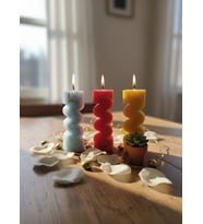 GEOMETRİK DALGA 3'LÜ HEDİYELİK DEKORATİF HOŞ KOKULU SOYA WAX MUM (BUZ MAVİSİ + KIRMIZI + SARI RENKLİ)